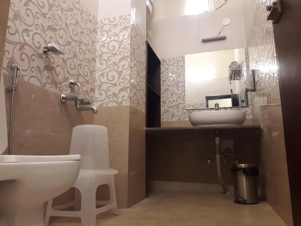 אודייפור Hotel Paradise Inn מראה חיצוני תמונה