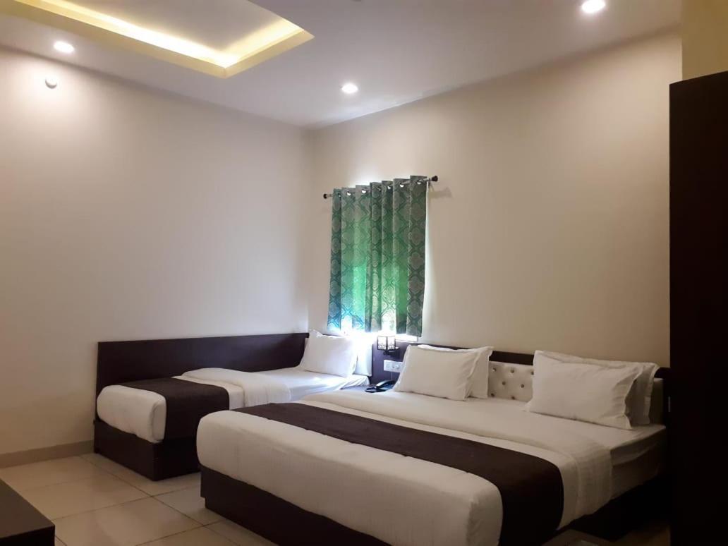 אודייפור Hotel Paradise Inn מראה חיצוני תמונה